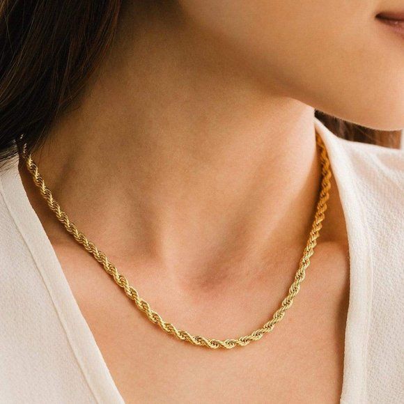 Twist Design Necklace