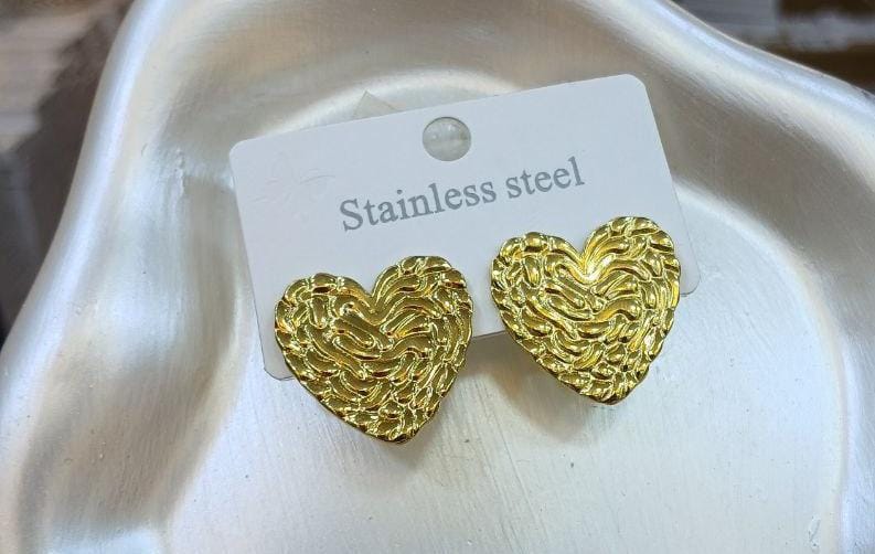 Golden heart earring