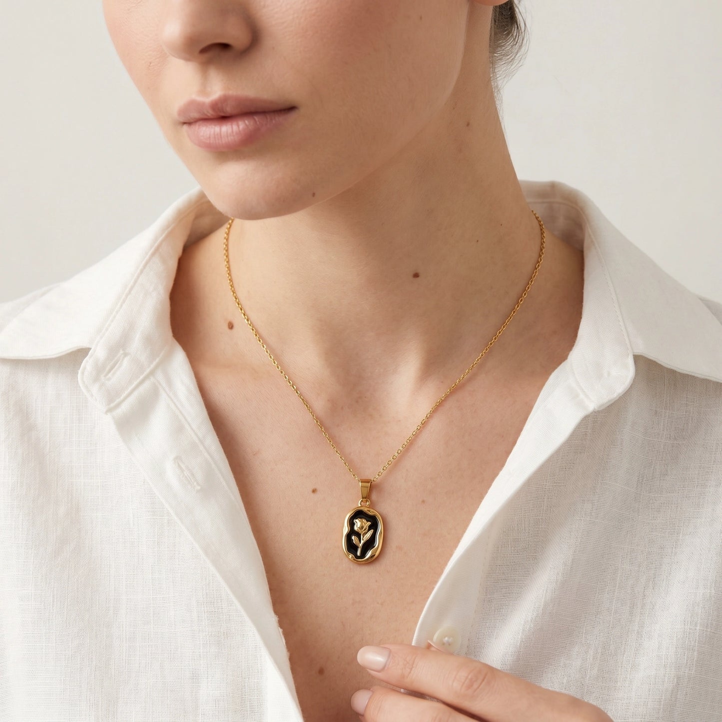 Rose Pendant Necklace